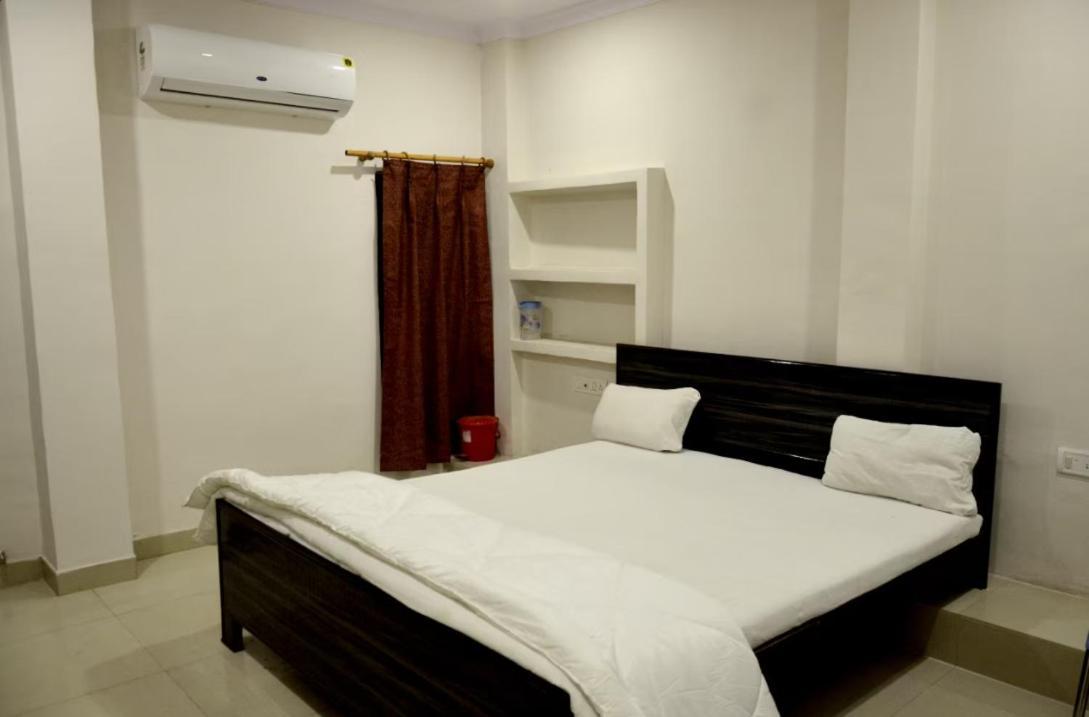 Hotel Atithi Niwas Prayagraj Exterior foto